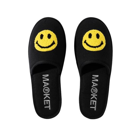 NIB! Market Smiley Upside Down Cozy Chunky Hotel Slippers - Size 9 (MSRP $90) - Picture 4 of 9